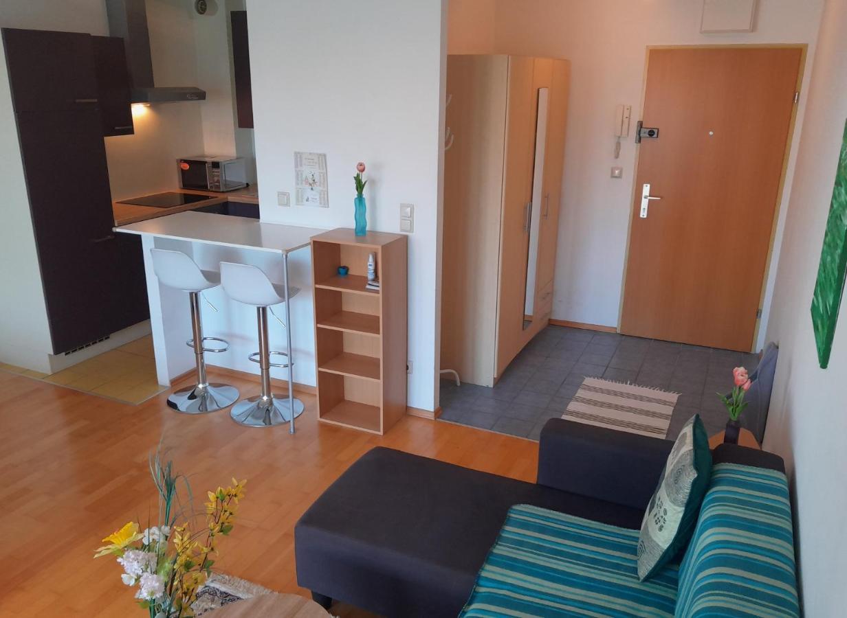 Serviced Apartment With Sunny Balcony Vienna Exterior photo